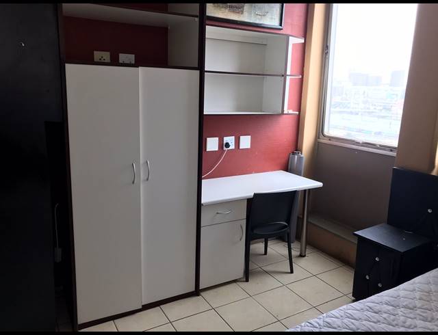 1 BEDROOM FLAT FOR SALE IN BRAAMFONTEIN